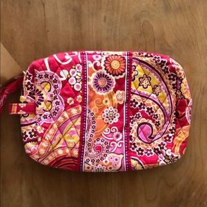Vera Bradley medium cosmetic- raspberry fizz